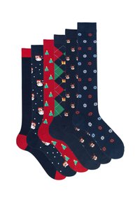 Set di sei calzini con diversi motivi: pupazzi di neve, alberi di Natale, fiocchi di neve e renne, nei colori blu navy, rosso e verde. Composizione in cotone.