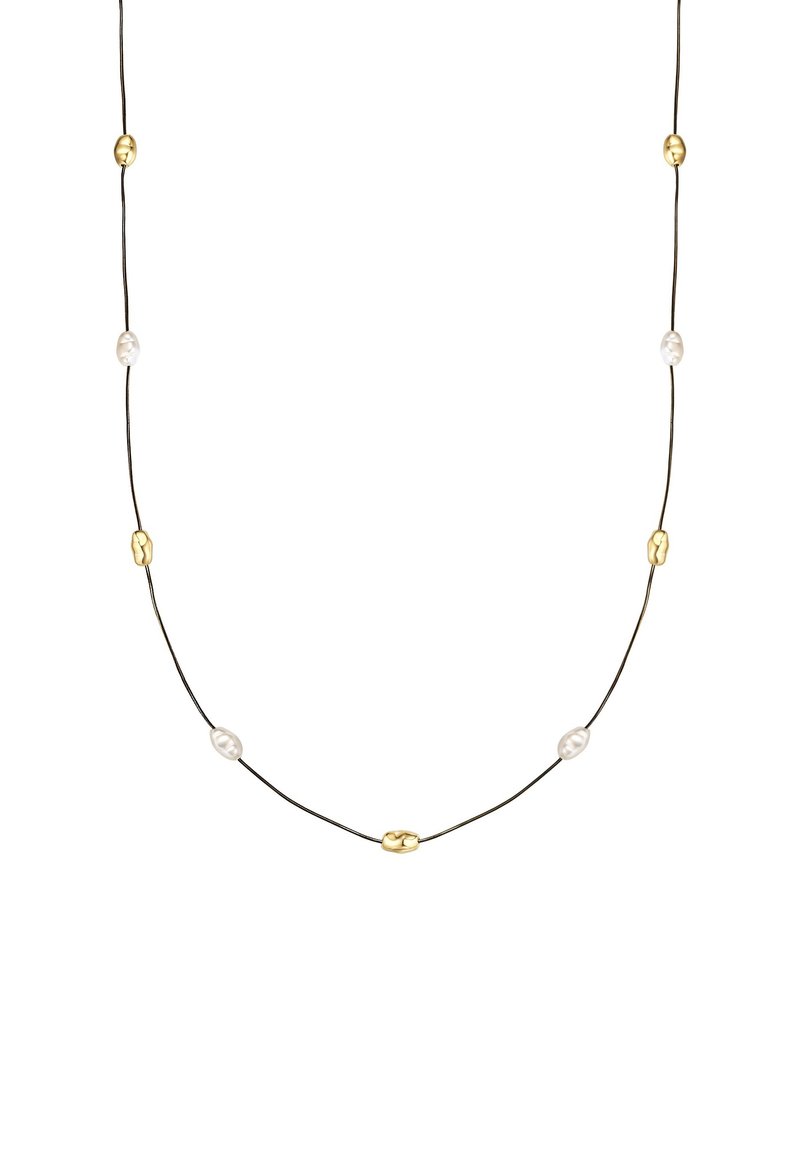 Zachte ketting met kleine onregelmatige gouden en witte parels die gelijkmatig zijn verdeeld over een dunne zwarte koord.