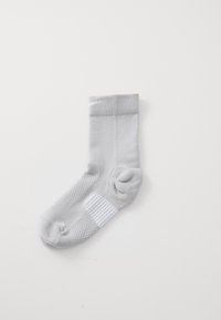 Unselected, light smoke grey/white