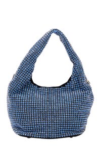 Borsa hobo decorata con cristalli blu, dal tessuto morbido, silhouette curva e una sola tracolla. Fodera nera visibile all'interno.