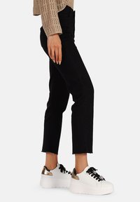 Queen Helena Sneakers basse - bianco oro