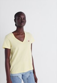 Levi's® PERFECT - Paprasti marškinėliai - anise flower