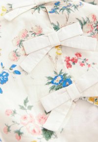 Laura Ashley REGULAR FIT - PRINT PROM - Dnevna obleka - cream vintage floral