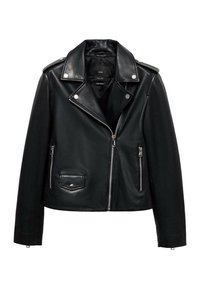Veste de motard en cuir noir avec fermetures éclair argentées, boutons-pression et une petite poche avant à rabat sur fond blanc.