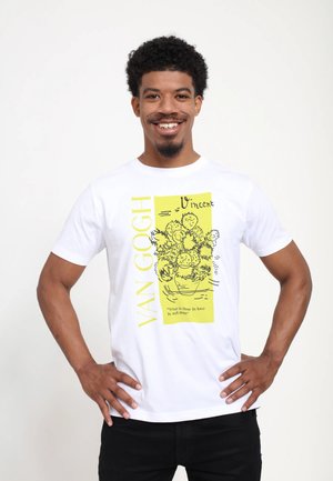 - T-shirt z nadrukiem