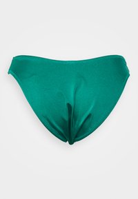 Parte de baixo de biquíni em tom teal, feita de um tecido liso e elástico. Apresenta um corte baixo e detalhe de centro franzido. A costura é impecável e sem adornos.