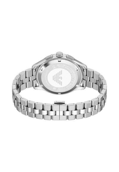 Montre-bracelet en acier inoxydable avec finition brossée et polie, boîtier rond argenté, bracelet à maillons lisses, et fond de boîtier gravé.