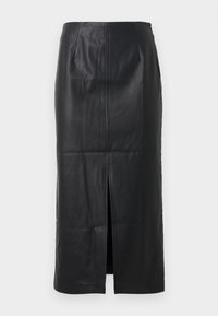 Svart skinn midi skjørt med frontspalte, glatt tekstur, tettsittende design og subtil sømdetaljering foran.