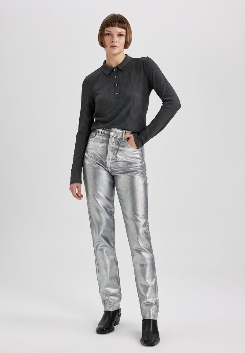 DeFacto Longsleeve antraciet DeFacto Longsleeve antraciet