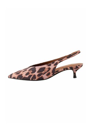 Leopard print slingback pump, pointed toe, low heel, fabric upper with a soft texture, and a nude insole.