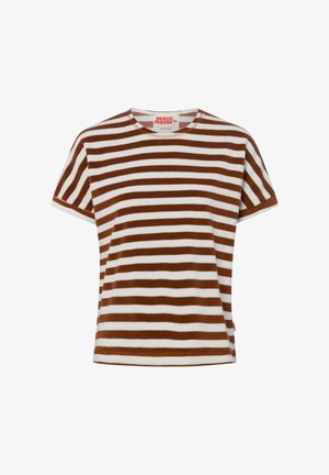 T-shirt manches courtes col rond avec rayures horizontales marron et blanches, ourlet droit, et étiquette « BEACH. PLEASE » à l’intérieur du col.