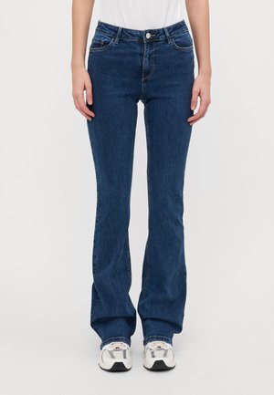 VMHELMA  - Platėjantys džinsai - medium blue denim
