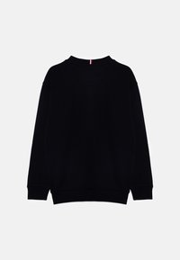Sudadera negra con cuello redondo, mangas largas, puños y dobladillo acanalados. Presenta un pequeño detalle de raya en el cuello. Textura suave.