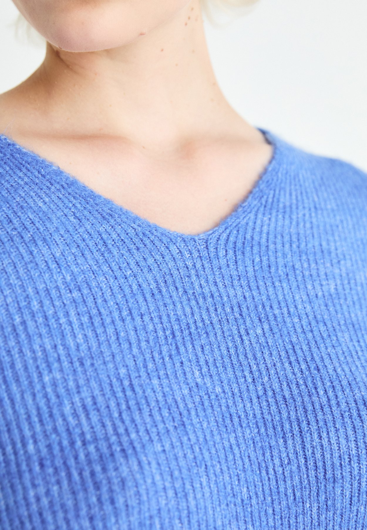 ONLCAMILLA V-NECK L/S PULLOVER KNT NOOS