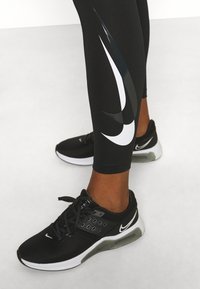 Nike Performance RUN 7/8 - Leggings - black/white