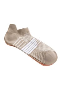 Chaussette beige cheville avec motifs géométriques blancs et semelle rembourrée, conçue pour un usage sportif ou décontracté.
