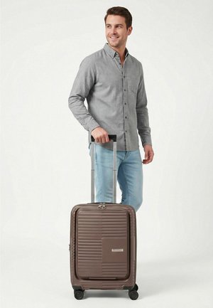 Redolz, ESSENTIALS 17 2.0 4 ROLLEN KABINENTROLLEY 55 CM LAPTOPFACH UNISEX - Trolley - taupe