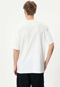 Koton CREW NECK - Printtipaita - white