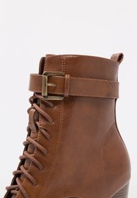 Anna Field Stivaletti con tacco - cognac