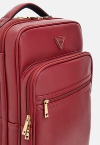 Guess NOROM OPTIK - Tagesrucksack - rot