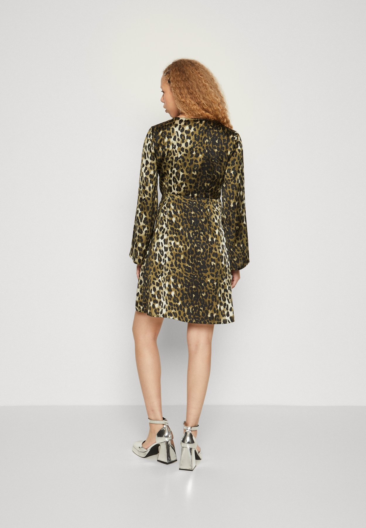 ONLLINNEA WRAP SHORT DRESS