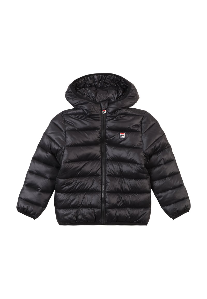 Giacca a vento nera con cappuccio, caratterizzata da una texture trapuntata orizzontale, chiusura frontale con zip e un piccolo logo sul lato sinistro del petto.