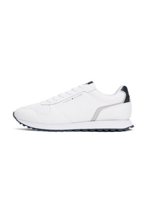 NEW RUNNER FLAG - Trainers - white