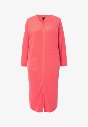 Robe zippée corail en tissu doux, dotée de manches longues, de deux poches avant et d'une coupe droite.