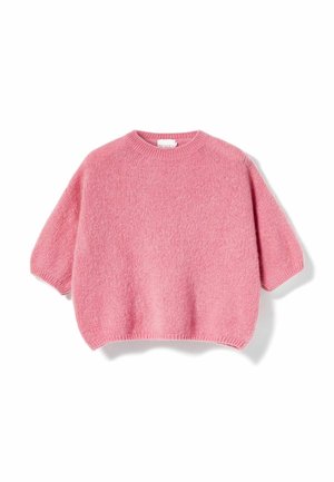 Mehak rožnati pleteni pulover kratkih rokavov, z okroglim izrezom in ohlapnim, rahlo krajšanim krojem.