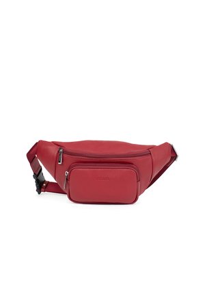 Sac banane en cuir rouge avec sangle ajustable, poche avant zippée et compartiment principal zippé, conçu pour un port mains libres.