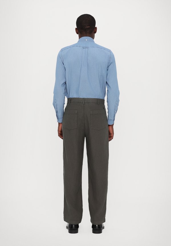 BLOMBERG WIDE - Trousers2
