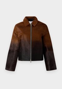 Braune Lederjacke mit einem Farbverlauf von hell nach dunkel, Reißverschluss, spitzen Kragen und kurzer Passform mit weiten Ärmeln.