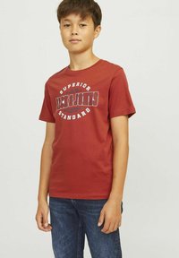 Jack & Jones Junior JJELOGO TEE O-NECK JNR - Apdrukāts T-krekls - red ochre