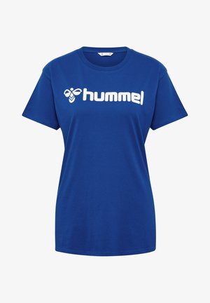 Blaues Baumwoll-T-Shirt mit rundem Ausschnitt und kurzen Ärmeln, mit dem weißen "hummel"-Logo, das prominent auf der Vorderseite abgebildet ist.