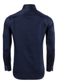 Marineblauwe lange mouwen shirt van gladde stof, met een puntige kraag en knoopmanchetten, voorzien van een subtiel verticale streeppatroon.