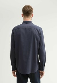 TOM TAILOR STRUKTURIERTES MIT BRUSTTASCHE - Camicia - dark blue small structure