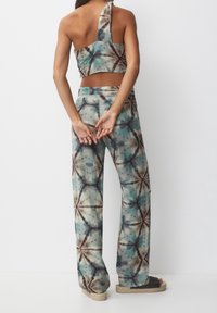 PULL&BEAR Trousers - green