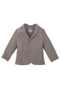 Blazer marrón de espiga para niños con solapas de pico, dos bolsillos delanteros y dos botones en la parte delantera.