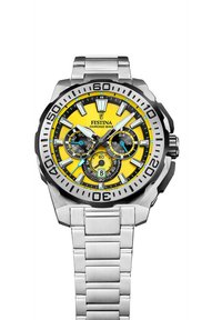 Festina Chrono Bike pulksteņi ar sudraba nerūsējošā tērauda siksnu, apaļu sudraba korpusu, dzeltenu ciparnīcu ar melniem un ziliem akcentiem, kā arī vairākiem subcipariem.