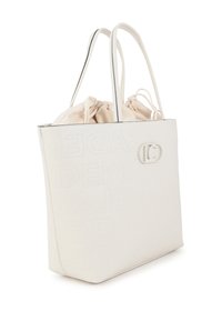 Borsa tote bianca con logo testurizzato, due manici superiori e chiusura con coulisse. Esterno liscio con fodera interna tono neutro.