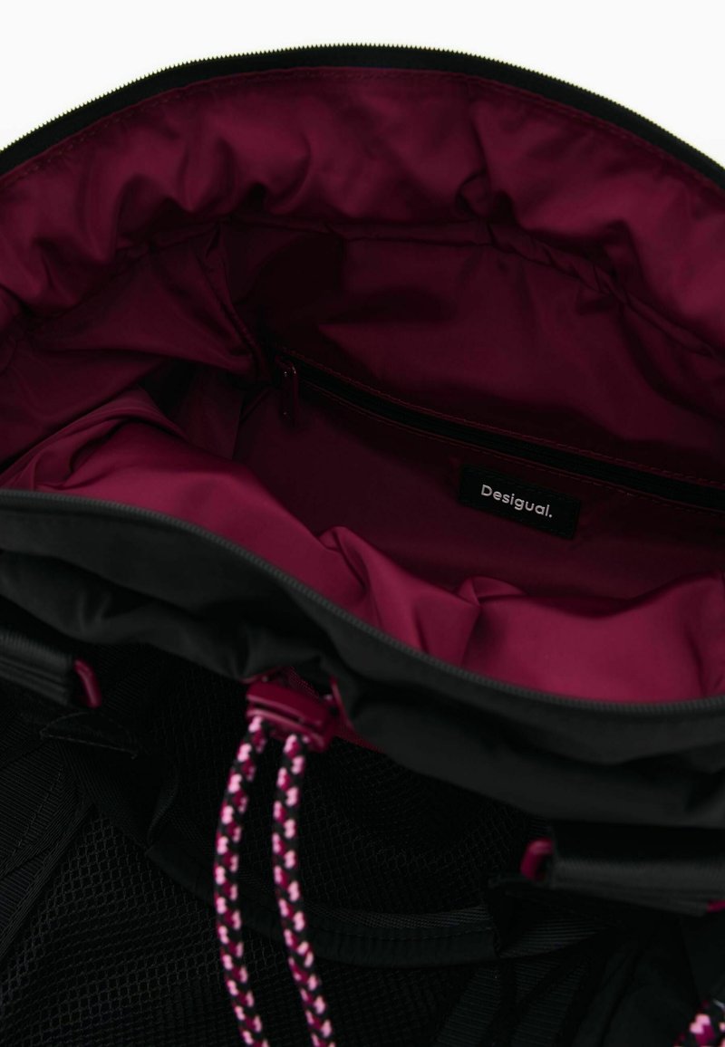 Soldes d'été 2026 : Sac à dos Desigual Keller Hampton pas cher