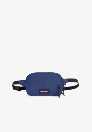 Blauwe stoffen heuptas met een gladde textuur, voorzien van een voorste ritszak, een verstelbare zwarte schouderband en een Eastpak logo-patch.