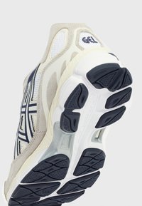 ASICS SportStyle GEL NYC UNISEX - Sapatilhas - white/cream
