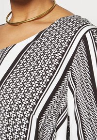 ONLY Carmakoma Blouse - black