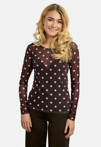 Unselected, plum rose big dot