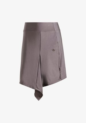 Grauer sportlicher Skort mit glatter Textur, leicht asymmetrischem Saum und einem kleinen dunklen Logoakzent auf der Vorderseite. Mit elastischem Bund.