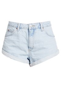 Shorts de mezclilla azul claro con dobladillo enrollado, cierre de botón en la parte delantera, cremallera y bolsillos delanteros y traseros.