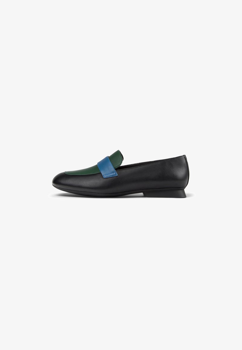 Svarta läderloafers med en grön och blå läderaccentrem, låg klack och slät textur. Snygg design med rundad tåform.