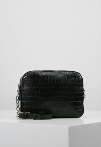 mint&berry Taška s příčným popruhem - black