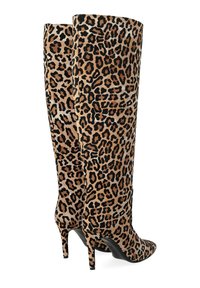 Bottes jusqu'aux genoux avec un motif léopard, en tissu doux, dotées d'un bout pointu et de talons hauts élancés. Motif noir et marron.